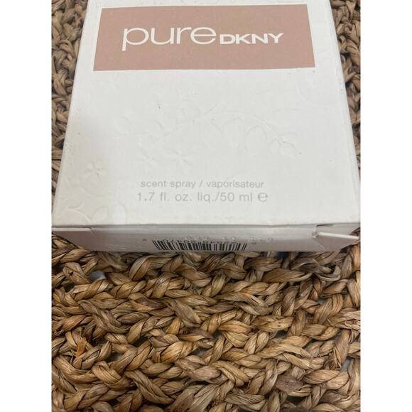 Women's Pure Dkny scent spray perfumed new 1.7 fl oz Parfum vanilla Christmas - Picture 6 of 7